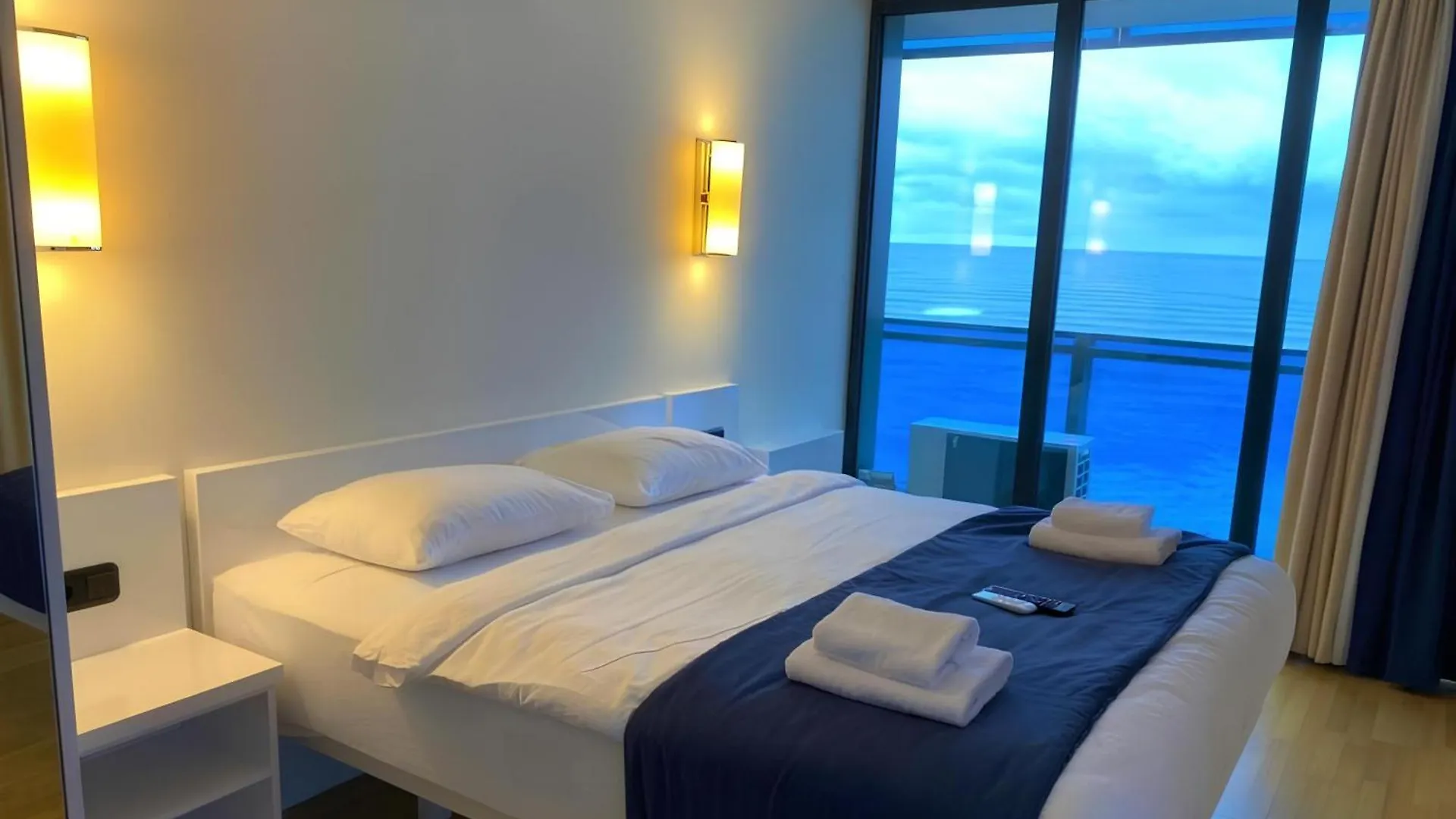 Sea Side View Apartment Batumi